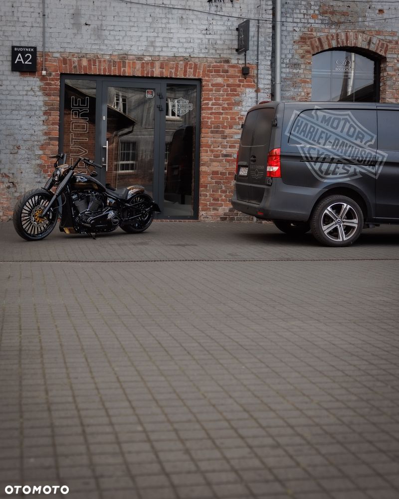 Harley-Davidson Softail Street Bob - 10
