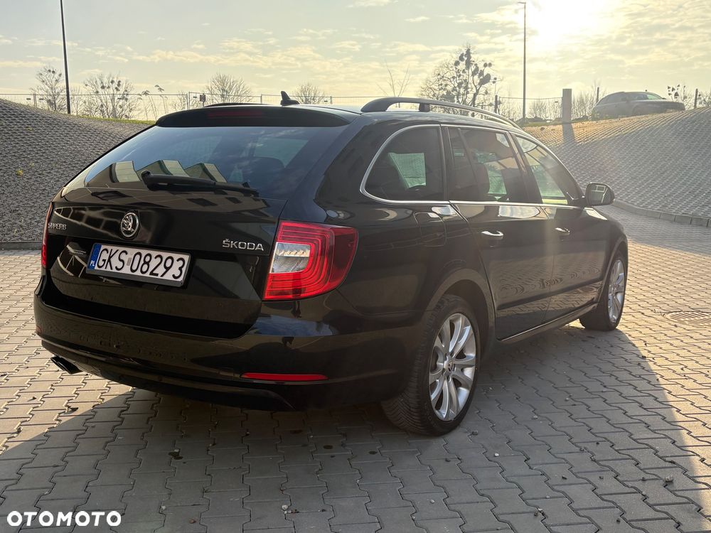 Skoda Superb 2.0 TDI Green tec DSG Elegance - 25