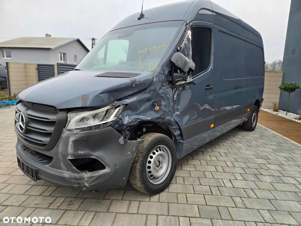 Mercedes-Benz Sprinter - 12