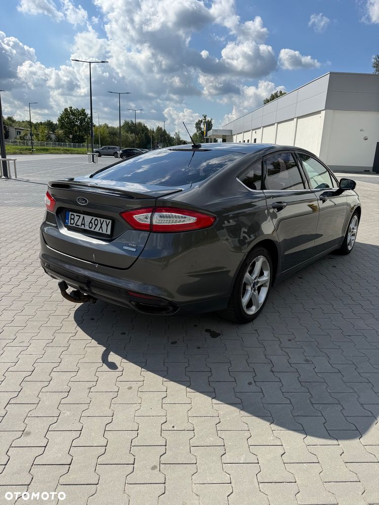 Ford Fusion - 12
