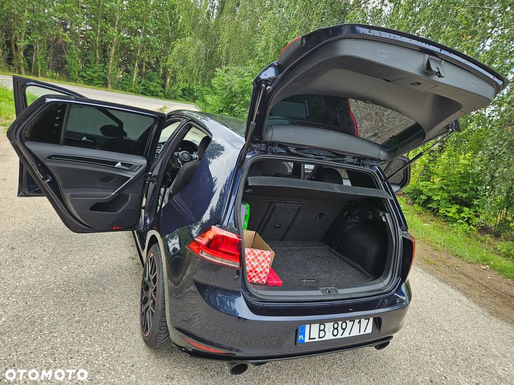 Volkswagen Golf - 10