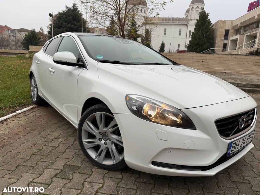 Volvo V40 D3 Momentum - 1