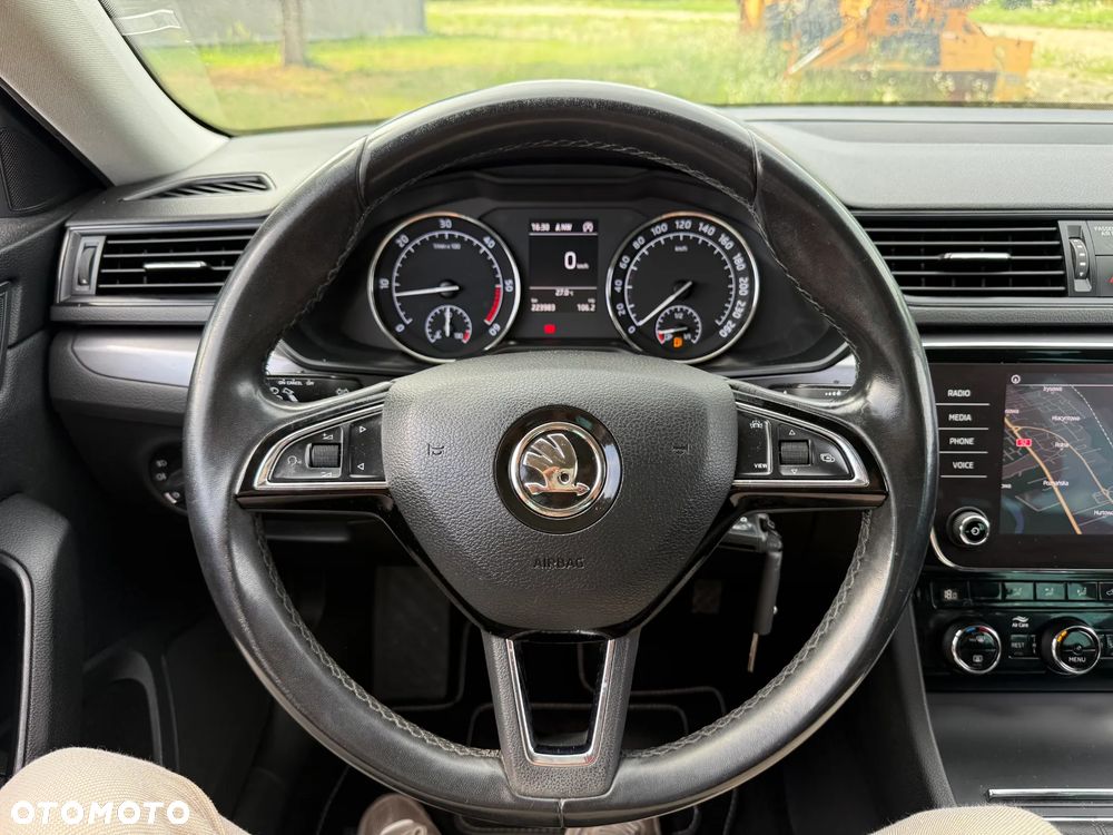 Skoda Superb 2.0 TDI Premium Edition - 13