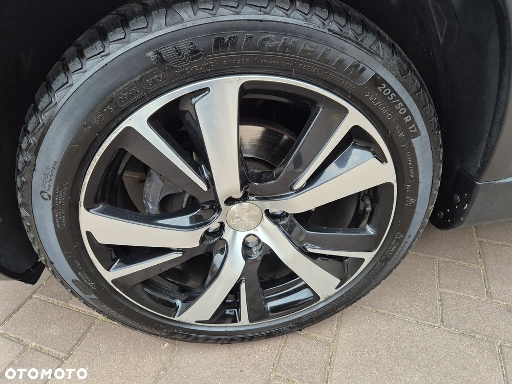 Peugeot 2008 BlueHDi FAP 120 STOP & START GT-Line Edition - 8