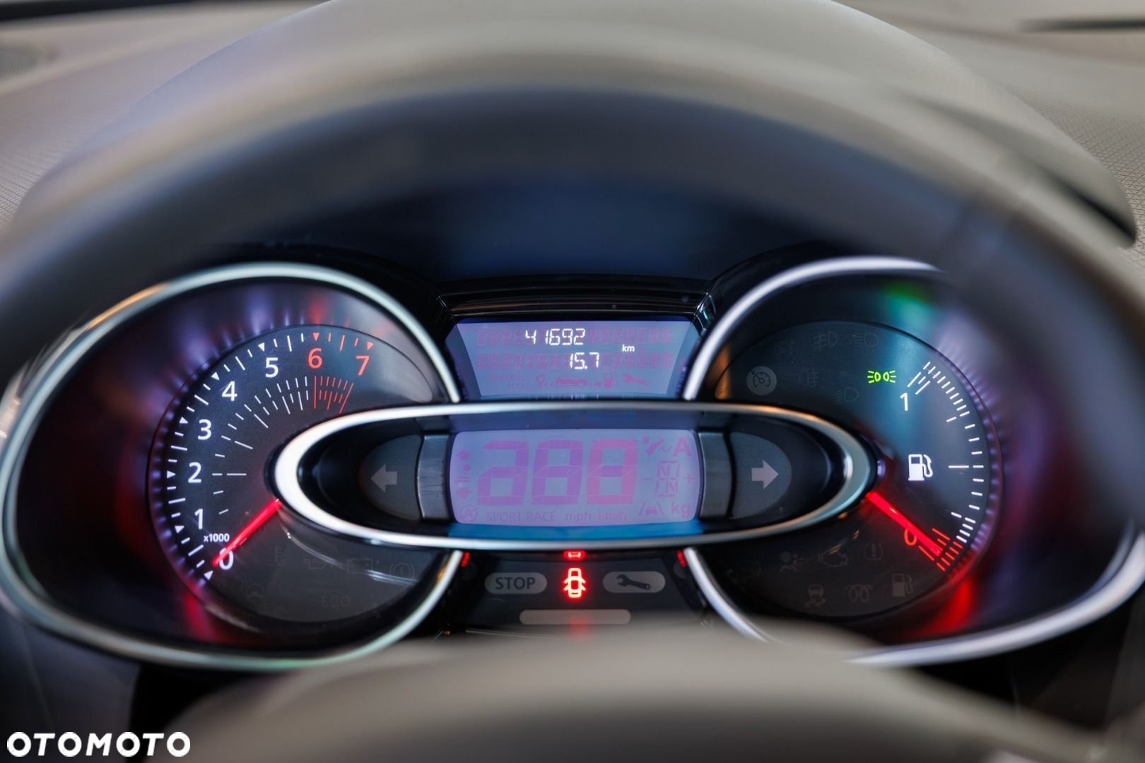 Renault Clio - 7