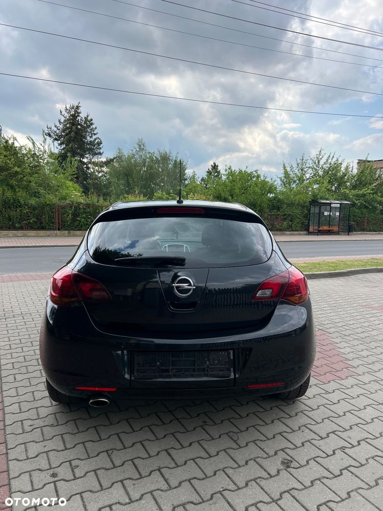 Opel Astra 1.4 Turbo - 4