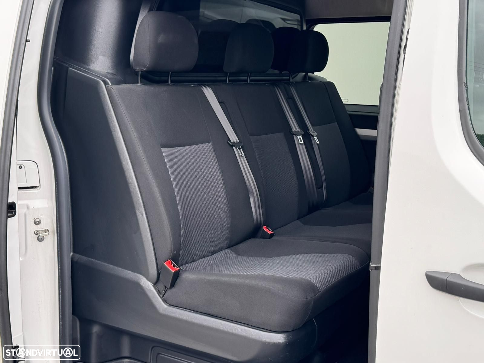 Peugeot Expert 2.0 BlueHDi L2H1 Semi-Vidrado - 10