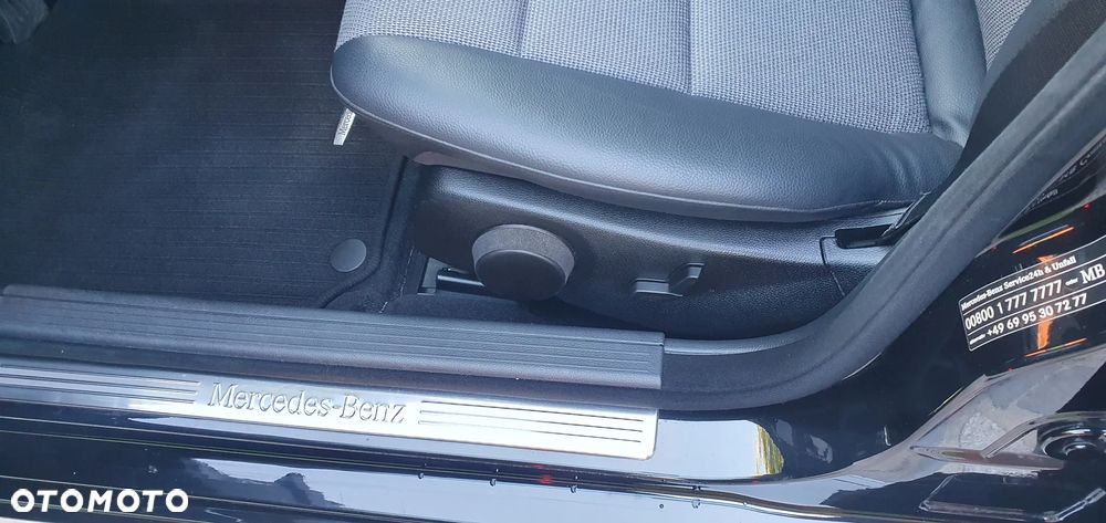 Mercedes-Benz Klasa C 180 CGI Automatik BlueEFFICIENCY Avantgarde - 17