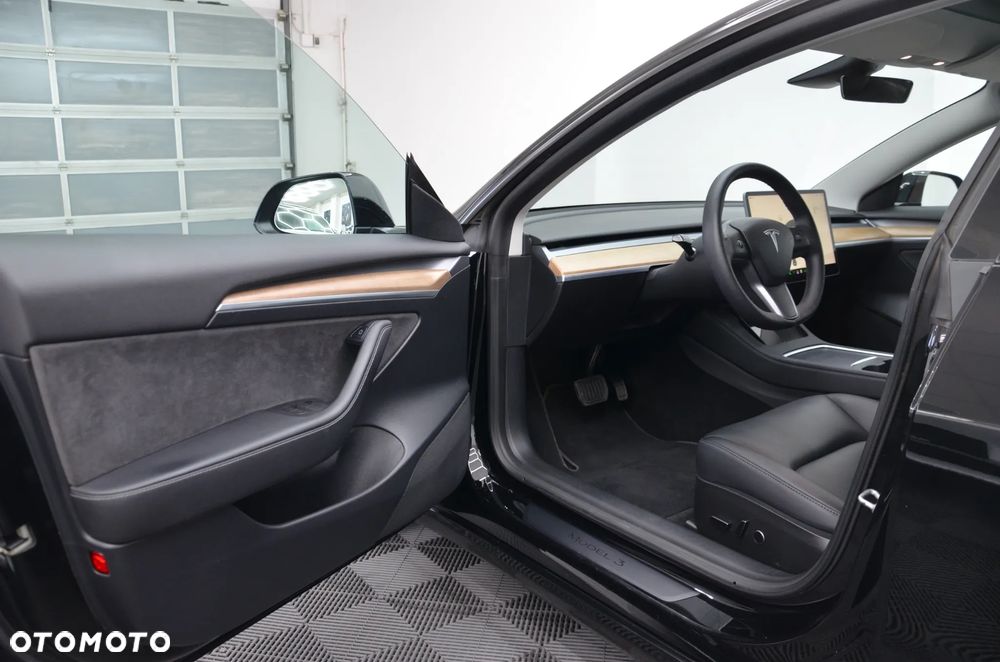 Tesla Model 3 Langstreckenbatterie Allradantrieb Dual Motor - 10