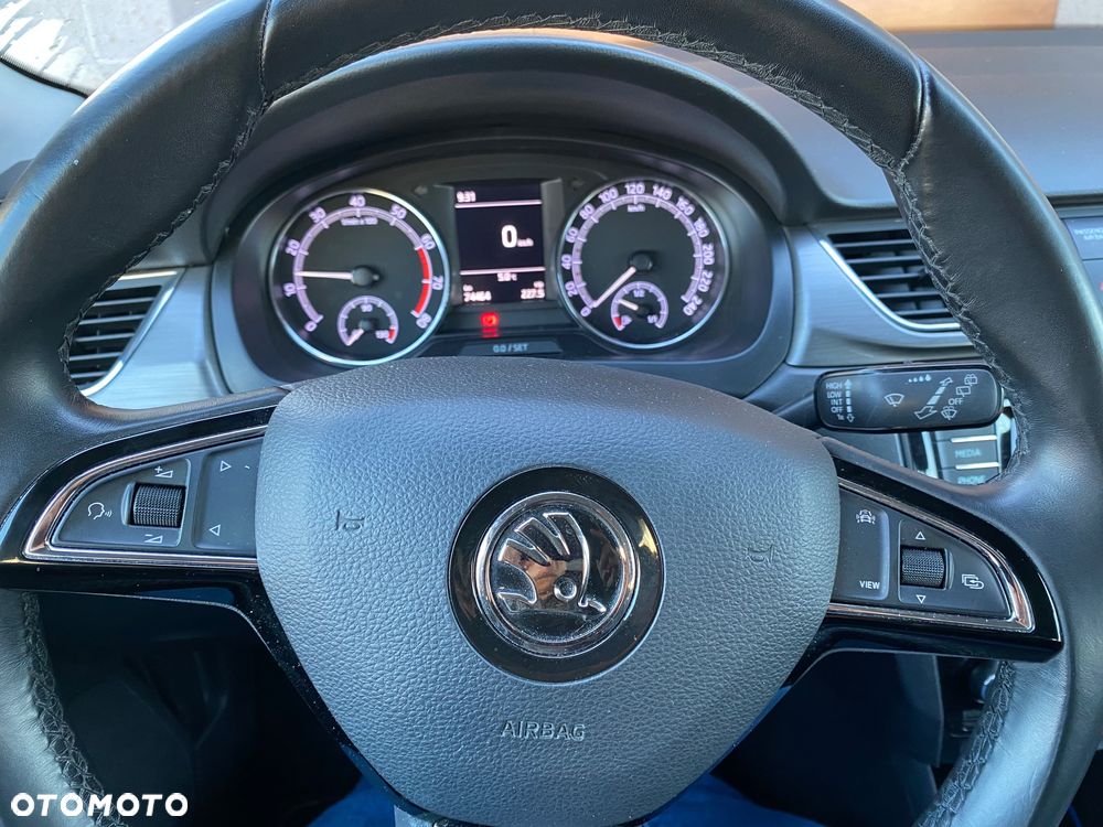 Skoda RAPID 1.0 TSI Style - 24