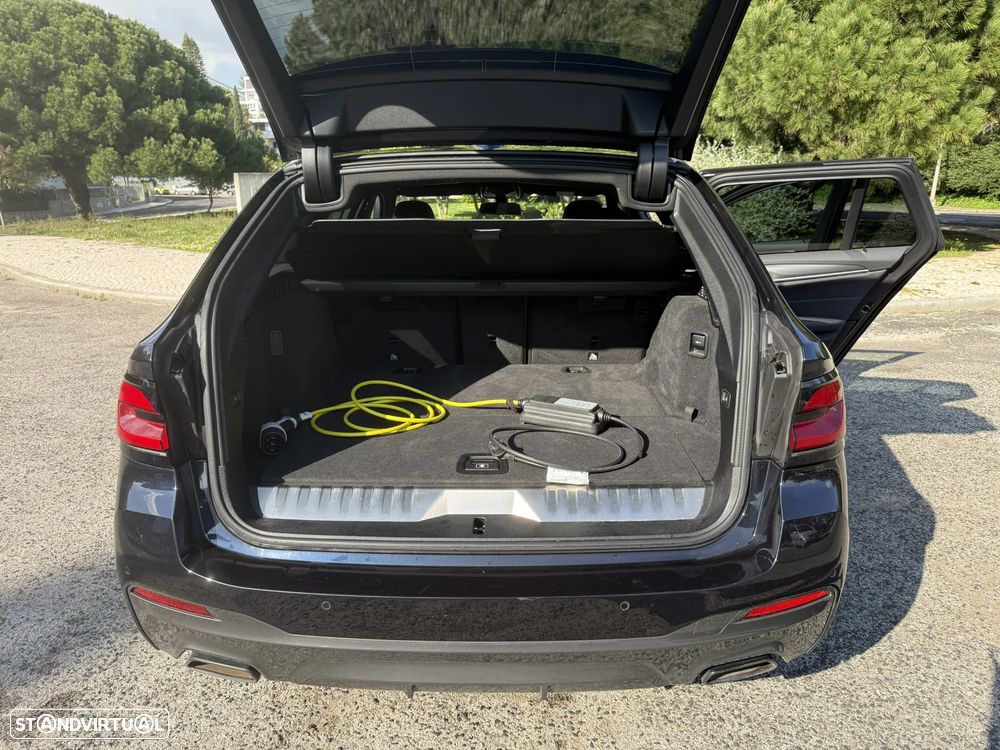 BMW 530 e Pack Desportivo M - 17