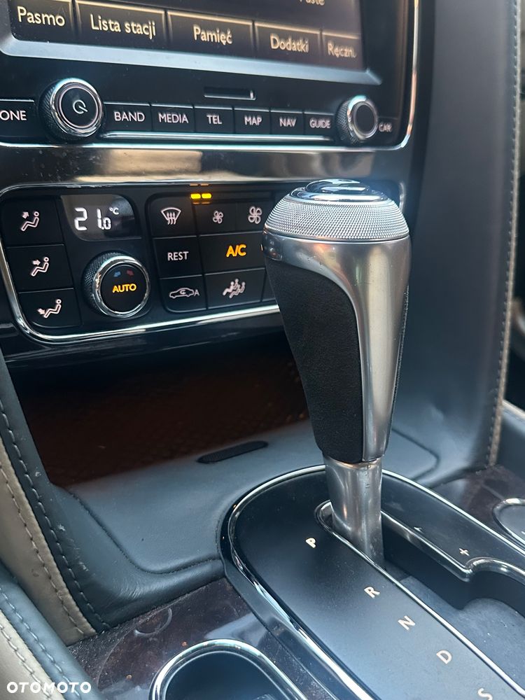 Bentley Flying Spur V8 Mulliner - 22