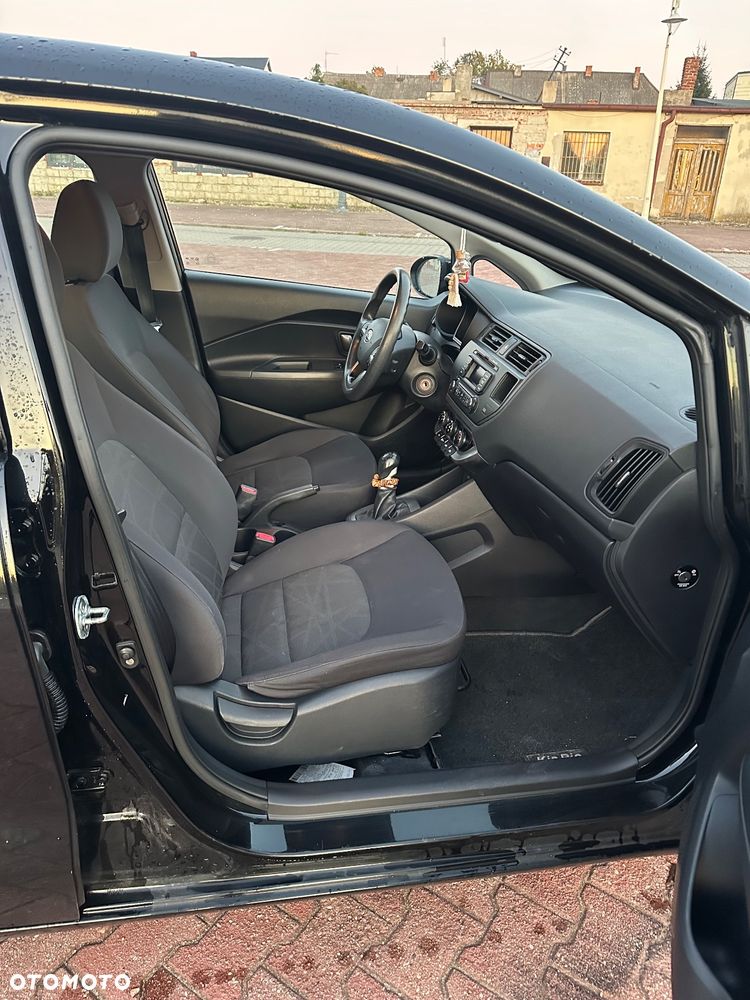 Kia Rio 1.4 M - 9