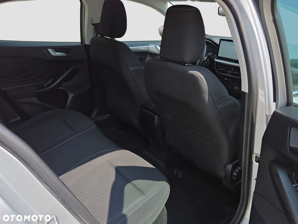 Ford Focus 1.0 EcoBoost Titanium - 23