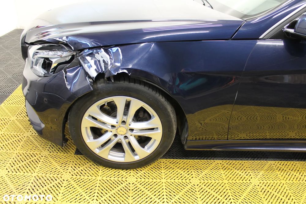 Mercedes-Benz Klasa E 300 BlueTEC 7G-TRONIC - 31