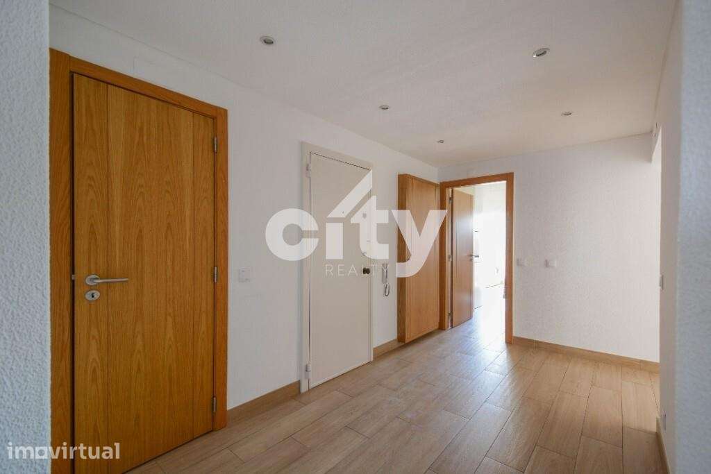 Apartamento T3 com cozinha equipada. Junto ao metro do Lumiar e à saíd - Grande imagem: 4/37