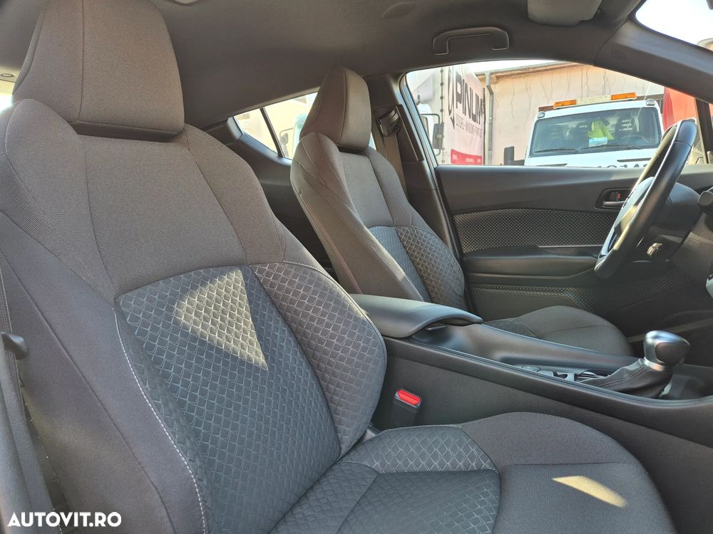 Toyota C-HR Hybrid Business-Edition - 26
