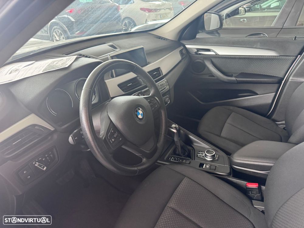 BMW X1 25 e xDrive Corporate Edition - 6