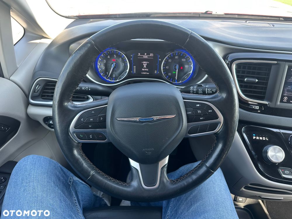 Chrysler Pacifica - 26