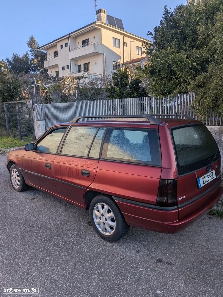 Opel Astra Caravan 1.4i 16V - 1