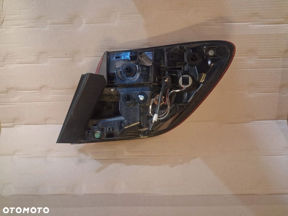 Lampa tył RENAULT CAPTUR II lewa  OE - 3