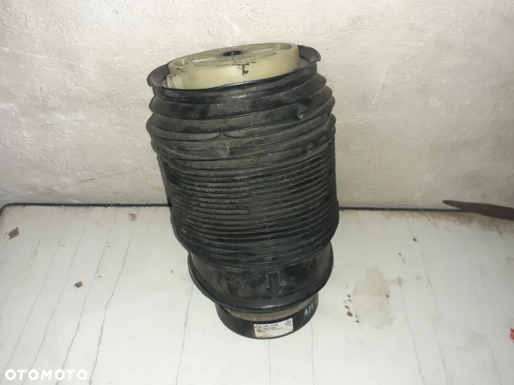 Mercedes E W212 AMG Miech Tylny Prawy Poduszka - 1