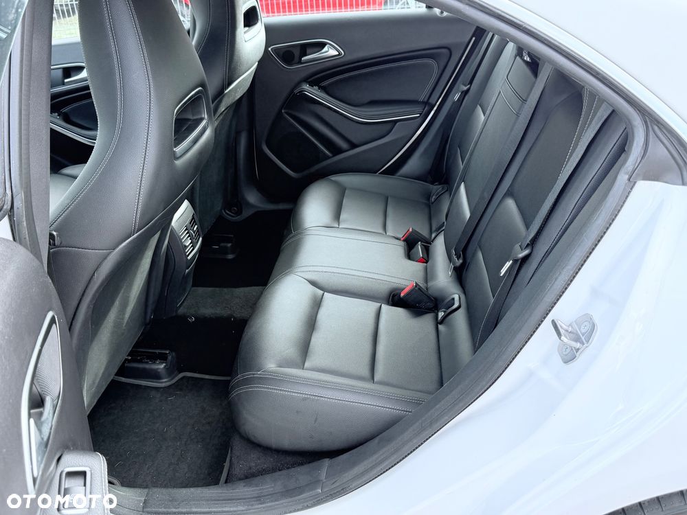 Mercedes-Benz CLA - 15
