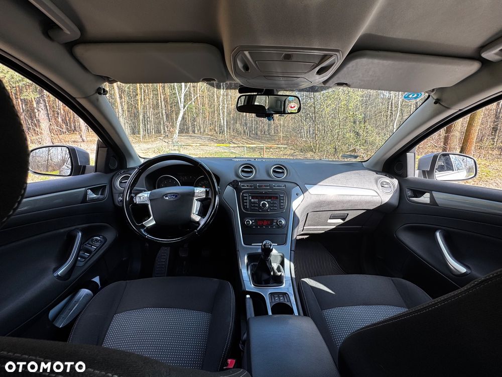 Ford Mondeo 1.6 Gold X - 19