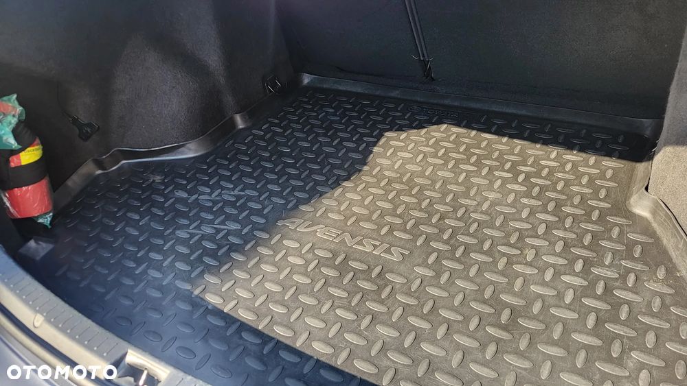 Toyota Avensis 2.0 D-4D Luna - 13