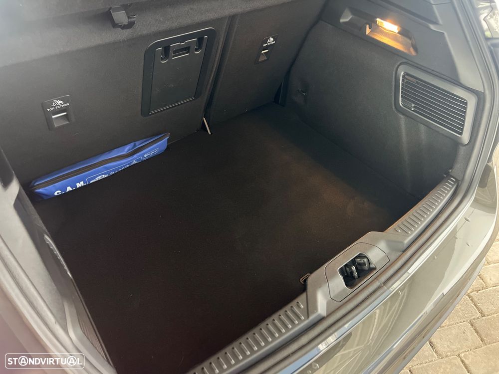 Ford Focus 1.0 EcoBoost MHEV ST-Line X - 17