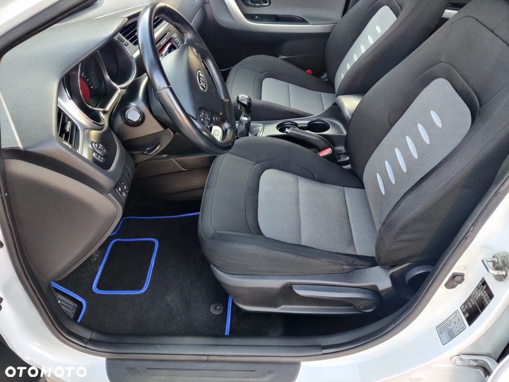Kia Ceed 1.4 CRDi 90 Vision - 19