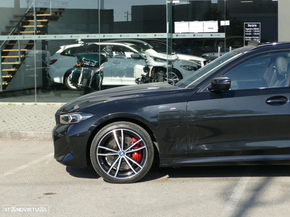 BMW 330 e Pack Desportivo M Auto - 19