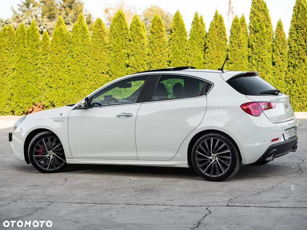 Alfa Romeo Giulietta 1750 TBi Quadrifoglio Verde - 10