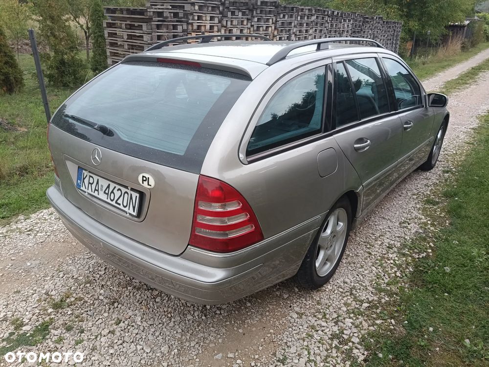 Mercedes-Benz Klasa C 200 T Kompr Avantgarde - 16