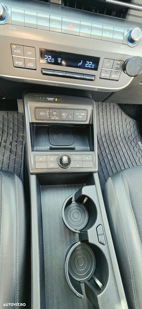 Hyundai KONA - 12