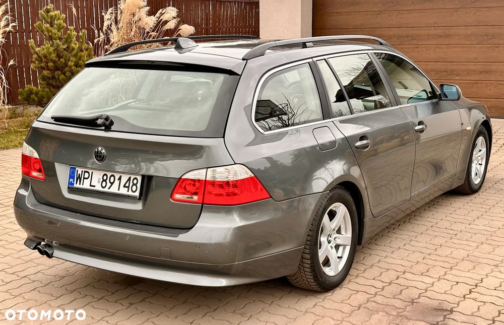 BMW Seria 5 523i - 7