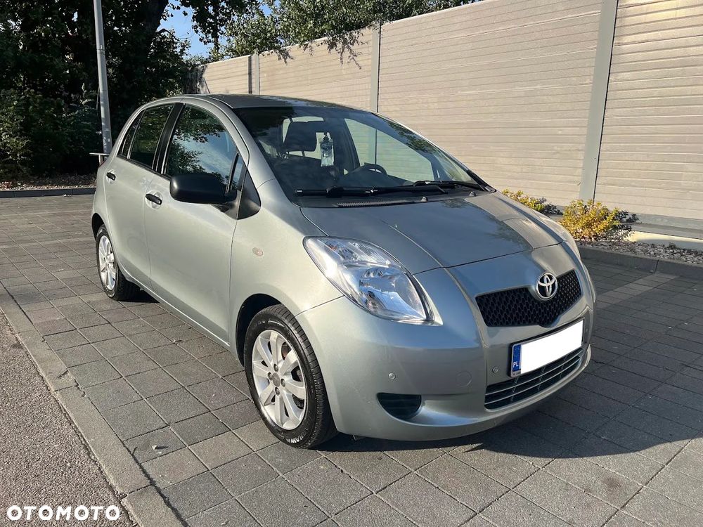 Toyota Yaris 1.3 Terra Gold - 1