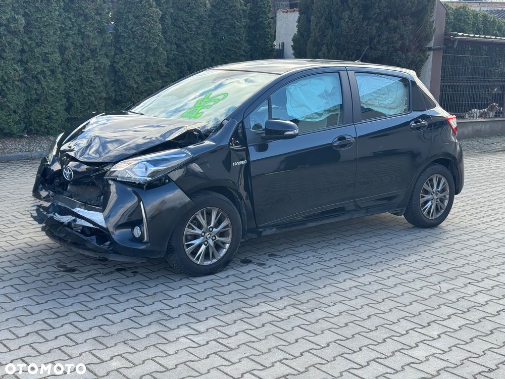 Toyota Yaris Hybrid 100 Life - 12