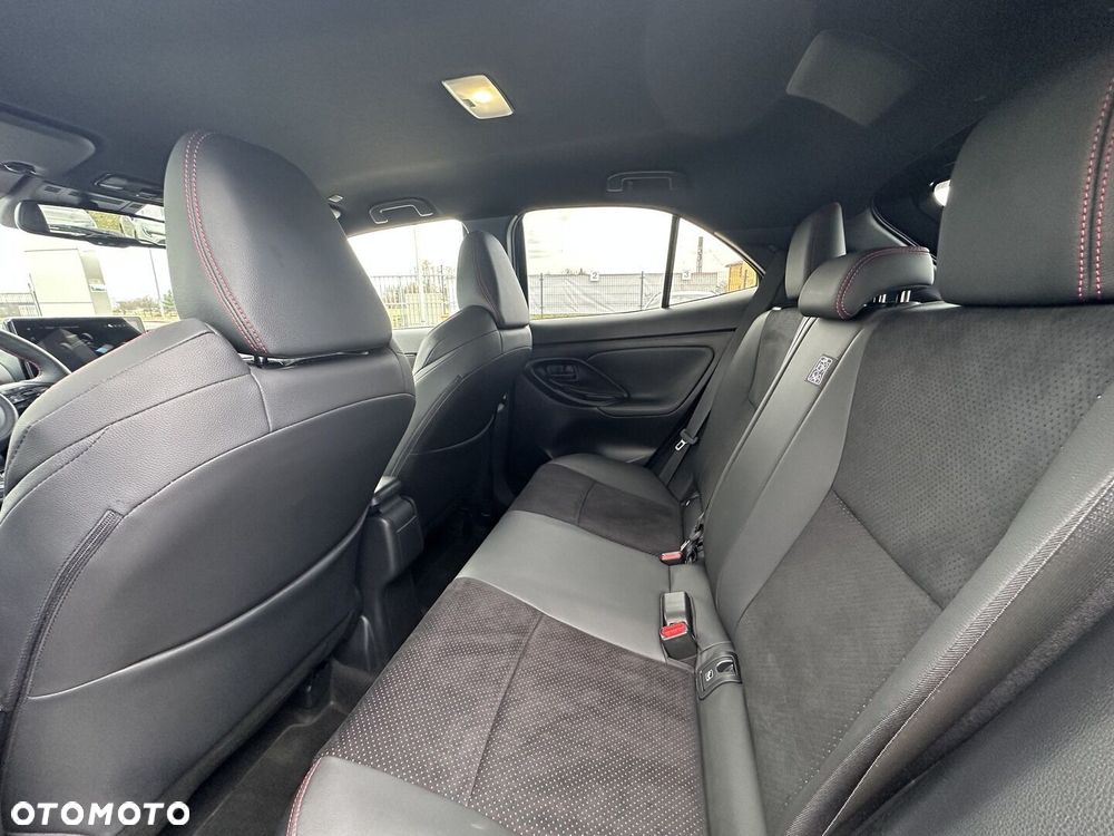 Toyota Yaris Cross Hybrid 1.5 GR Sport - 12