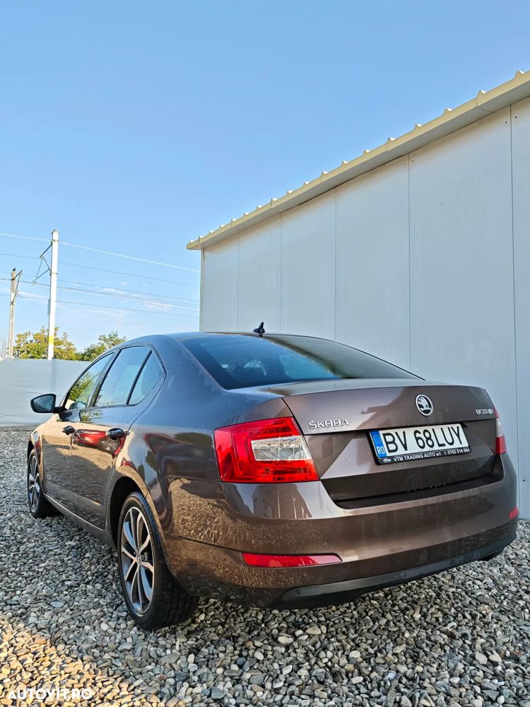 Skoda Octavia 2.0 TDI (Green tec) DSG Ambition - 8