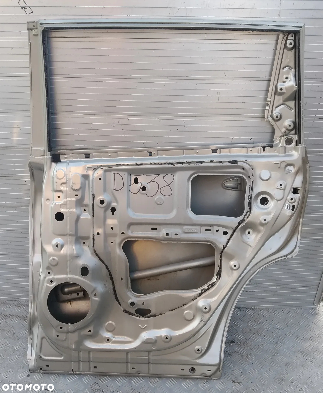 D377/D441/D538/G616 DRZWI TOYOTA HIGHLANDER 2014- PRAWE TYŁ - 7