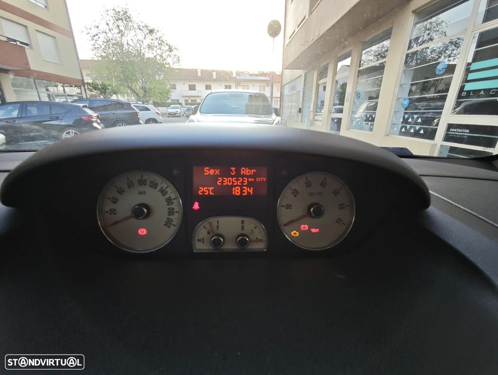 Lancia Musa 1.3 16V M-jet Platino - 12