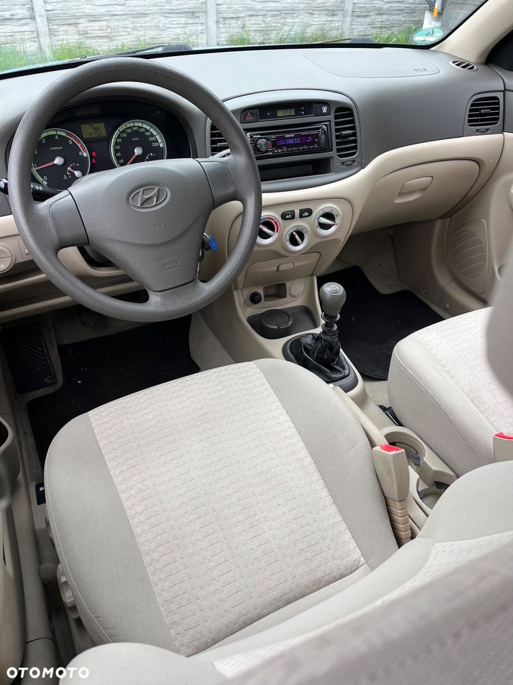 Hyundai Accent 1.5 CRDi Comfort - 4