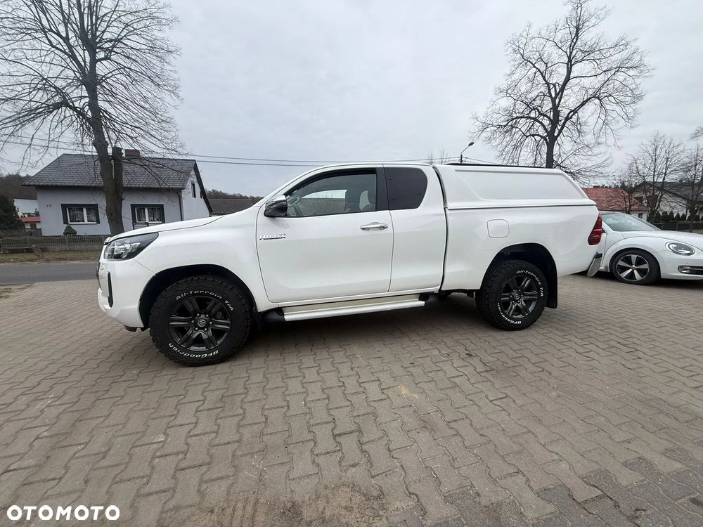 Toyota Hilux - 4