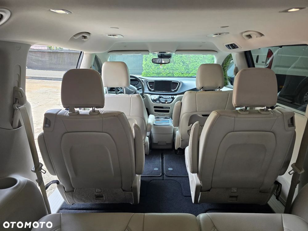 Chrysler Pacifica - 19