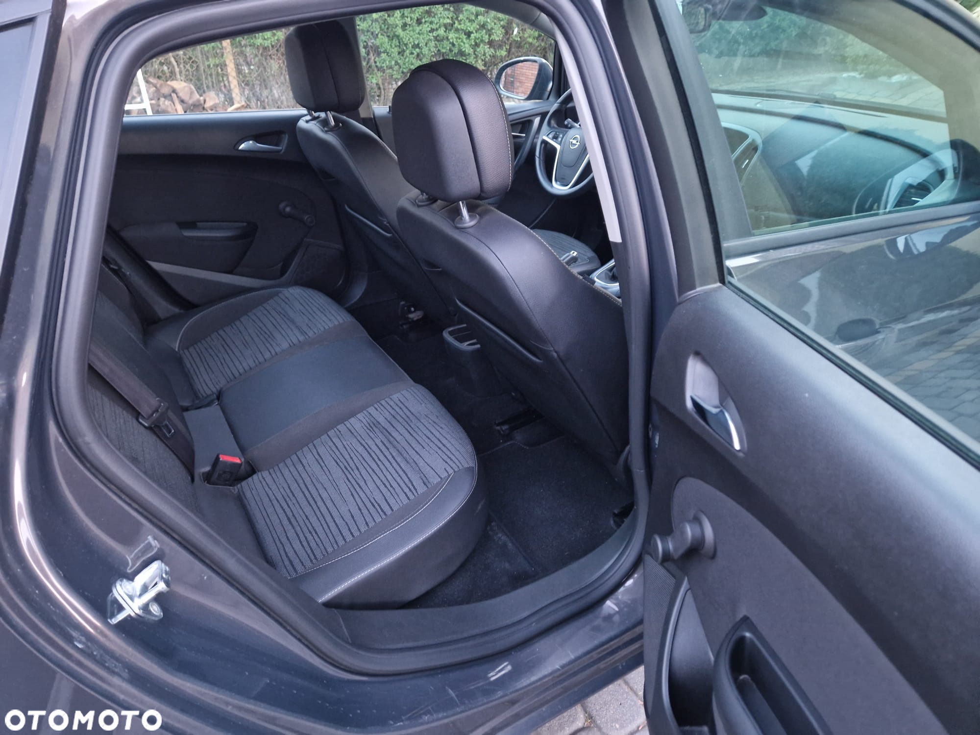 Opel Astra 1.3 CDTI DPF 150 Jahre - 12