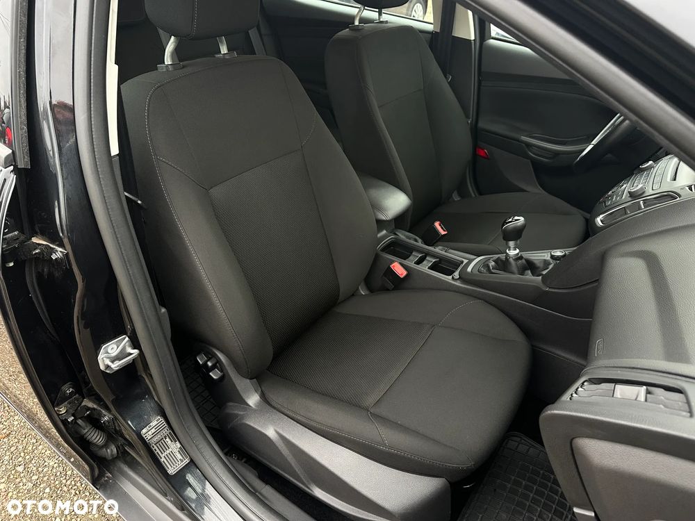 Ford Focus - 25