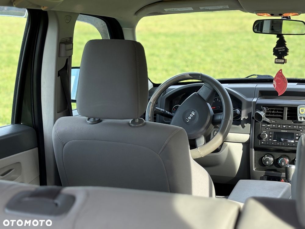 Jeep Liberty 3.7 4x4 - 8