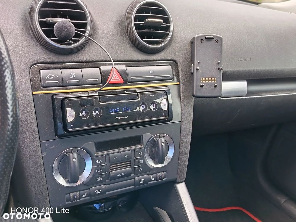 Audi A3 3-drzwiowe 2.0 FSI Ambiente - 3