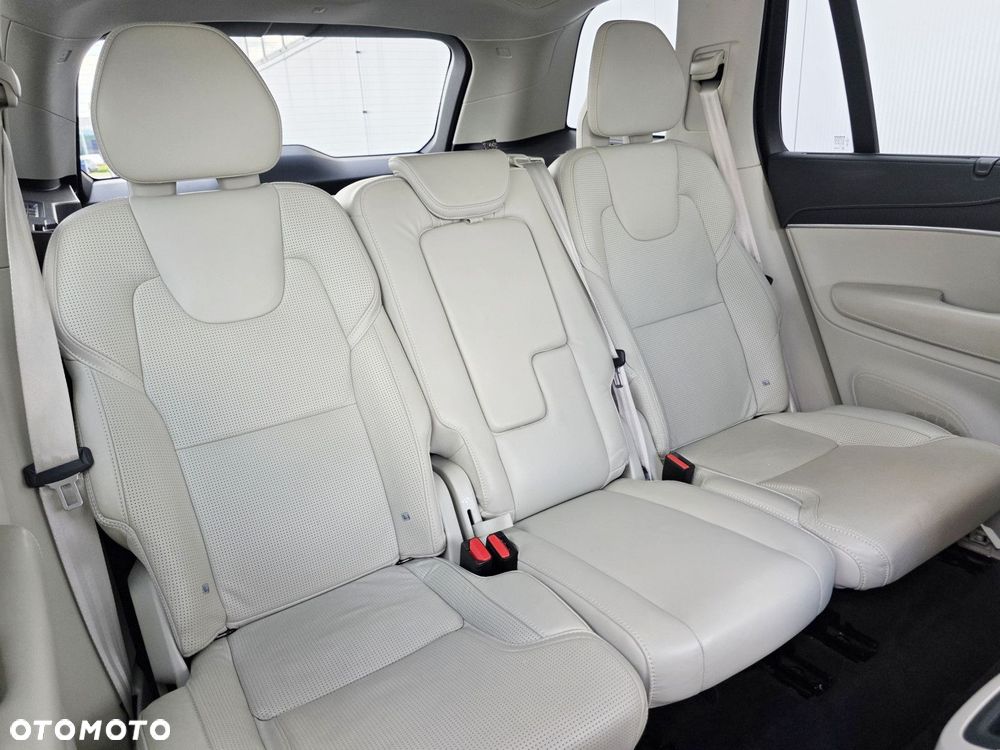 Volvo XC 90 - 16